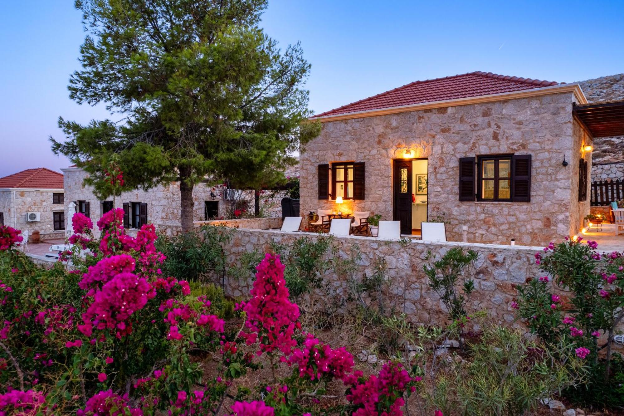 Villa Ftenagia Chalki Town Exterior foto